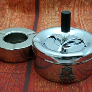 Trains and Railways Round Metal Ash Tray Rotary Drop Down Button Windproof Free Engraving Flying Scotsman Steam Train Birthday Gift ay