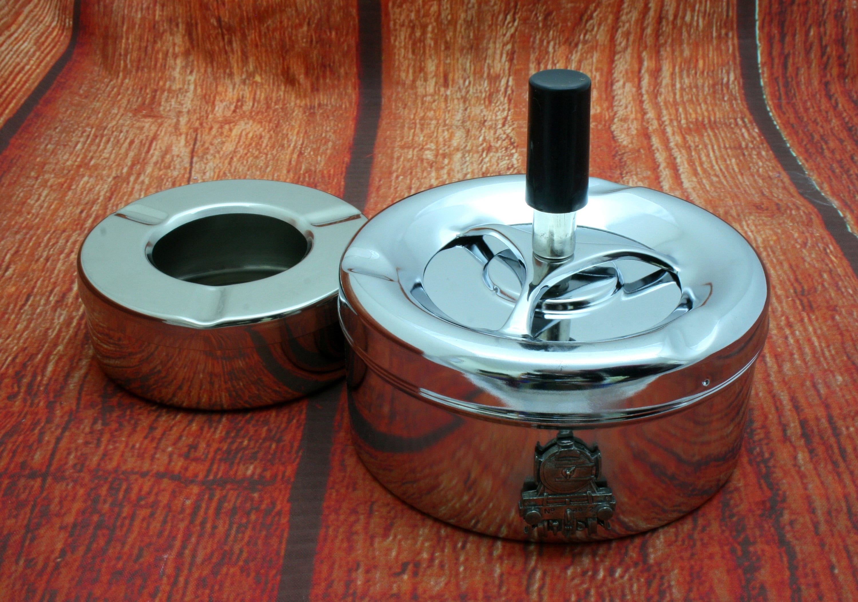 Trains and Railways Round Metal Ash Tray Rotary Drop Down Button