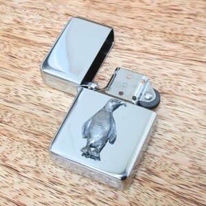 Encendedor de gasolina a prueba de viento con diseño de aves exóticas. Regalo para el Día del Padre con grabado gratuito personalizado. Loro, flamenco. Regalo para el Día del Padre.