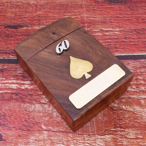 Verjaardag Leeftijd Houten doos speelkaarten inclusief speelkaarten met gepersonaliseerde gratis gravure 18 21 50 65 Vaderdagcadeau wcb