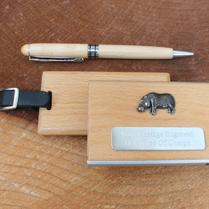Etichetta per bagaglio con animali da safari, porta carte, penna a sfera, set in legno, etichetta da viaggio personalizzata, incisione gratuita, giraffa, ippopotamo, leone, regalo lu
