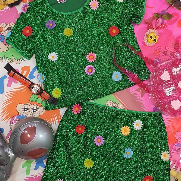 Kitsch keep off the GRASS sparkle t-shirt TOP and mini SKIRT set!