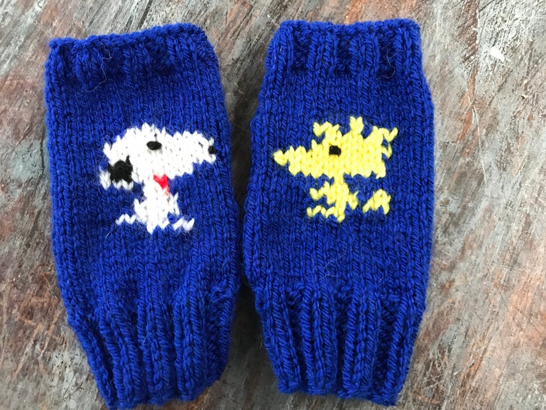 Snoopy and Woodstock 100% fingerless hand Genuine mittens.Textin Bargain knitted