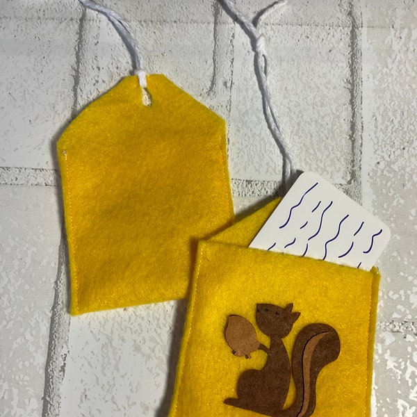 FELT CARD HOLDER, Fall Gift Card Holder, Felt Gift Card Holder, Holiday Gift Card Holder, Gift Wrapping, Squirrel Gift Card Holders,