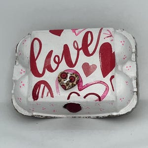 Caixa de presente de CAIXA DE OVOS DE VALENTIM, corações de dia dos namorados, porta-doces de dia dos namorados, porta-ovos, caixas de ovos pintadas, caixa de presente pintada, caixas de doces,