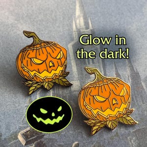 Jack-o-Lantern Sinister Squashling Glows in the dark Hallow&#39;s End Halloween Enamel Pin