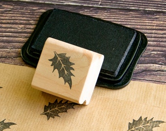 HOLLY LEAF Rubber Stamp With Wooden Block - Festive Stamp for Holiday Cards and Christmas Crafts