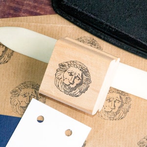 Lion Majesty Wooden Block Rubber Stamp for Nature-inspired Crafting and Majestic DIY Projects