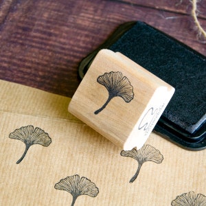 Ginkgo Biloba Leaf Wooden Block Rubber Stamp - Nature-Inspired Crafting, DIY Projects, and Botanical Designs