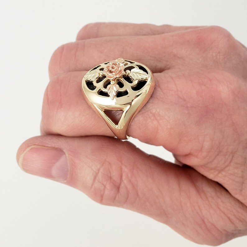 Black Hills Gold Ring in 14K Gold With Black Onyx Stamper Etsy