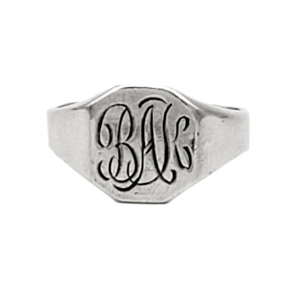 Vintage Engraved Signet Ring in Sterling Silver -… - image 2