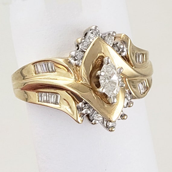 14K Gold & Diamond Engagement Anniversary Ring  -… - image 5