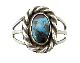 Vintage Turquoise Ring in Silver - Southwestern Style - Size 8.75