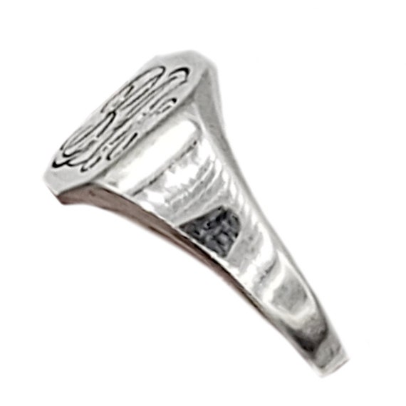Vintage Engraved Signet Ring in Sterling Silver -… - image 4
