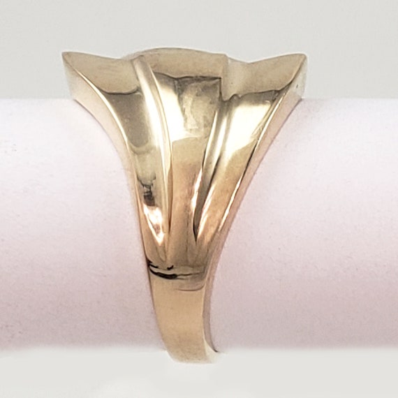 Vintage Sculptural 10K Solid Gold Ring - Size 6 - image 6