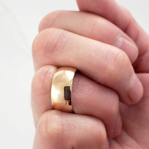 18K Gold Wedding Band 1/4 ozt. Ladies Vintage Wedding Ring Wide Band Size 6 image 3