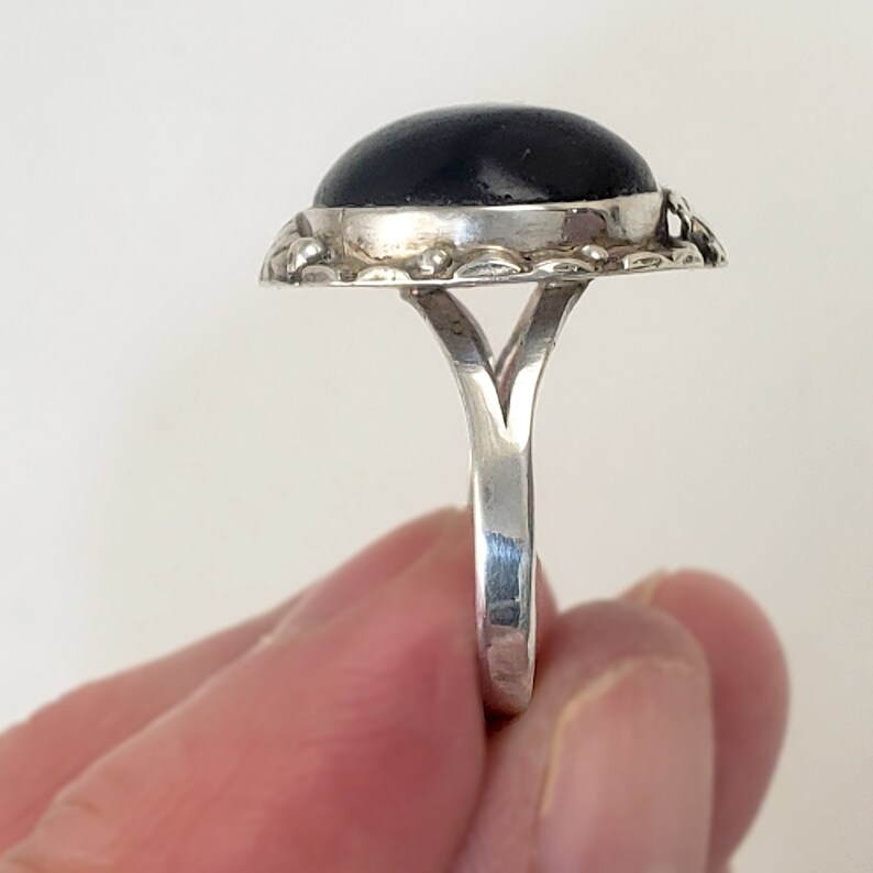 Black Onyx Oval Cabochons 8mm x 10mm 32776
