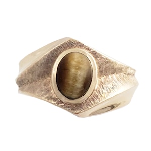 Vintage 10K Gold and Synthetic Cat&#39;s Eye Ring with Florentine Texture - Size 10
