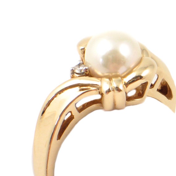 Pearl Ring in 14K Gold with Diamond Accent - Vint… - image 3