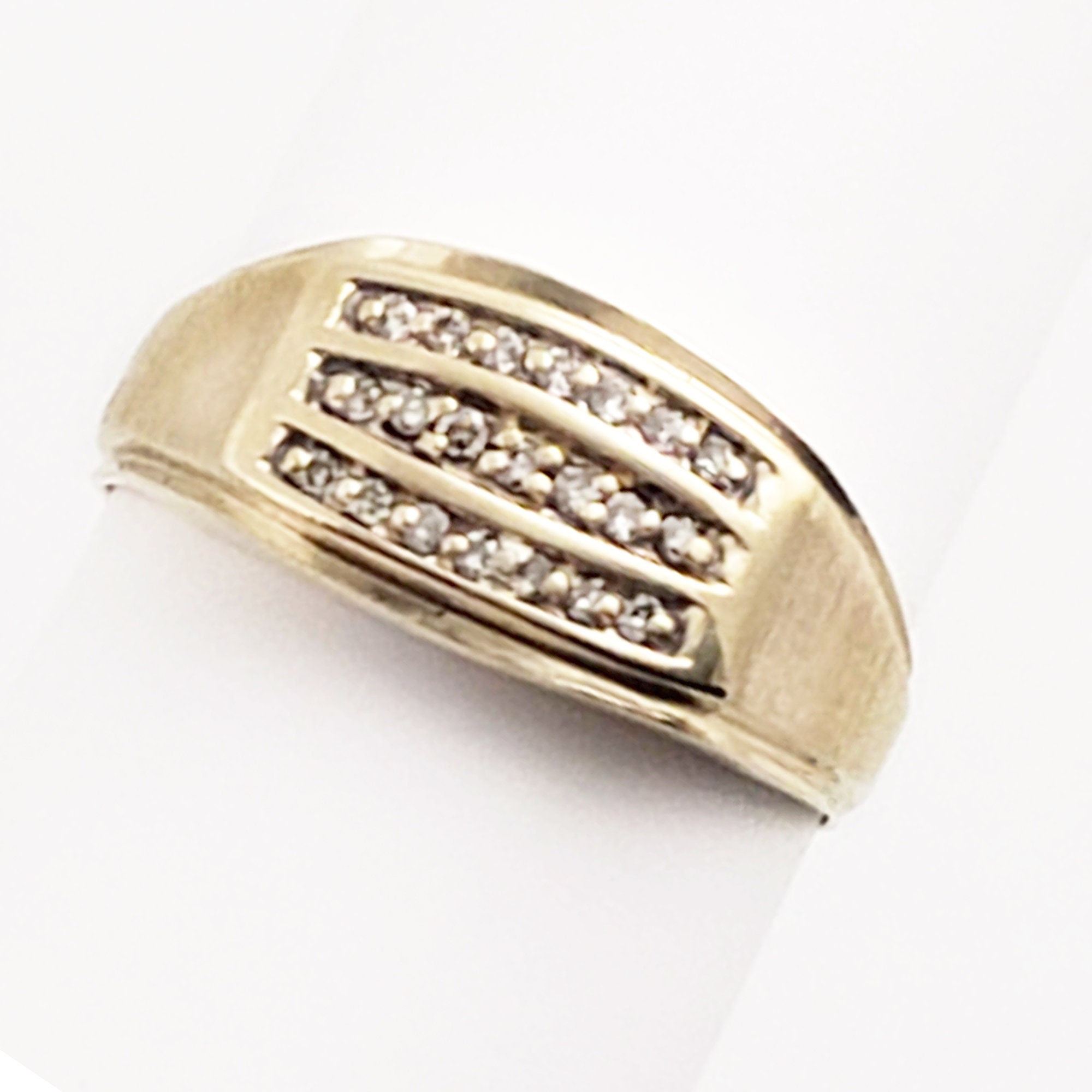 Vintage Mens 10K Gold and Diamond Ring - 21 Diamonds .31 Ctw