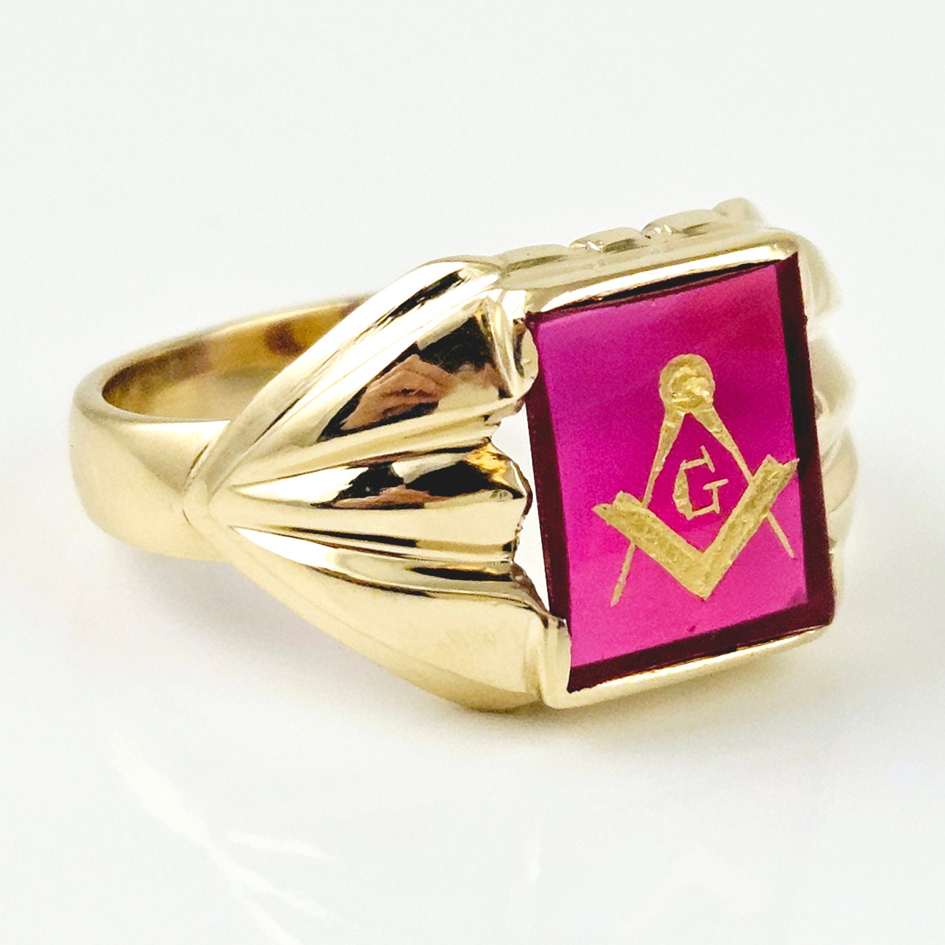 Vintage Masonic Ring in Solid 10K Gold With Created Ruby - Size 12 