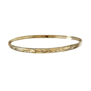 Estate 14K Gold Oval Bangle Bracelet - Bright Cuts and Texture - 7&quot; Inner Circumference