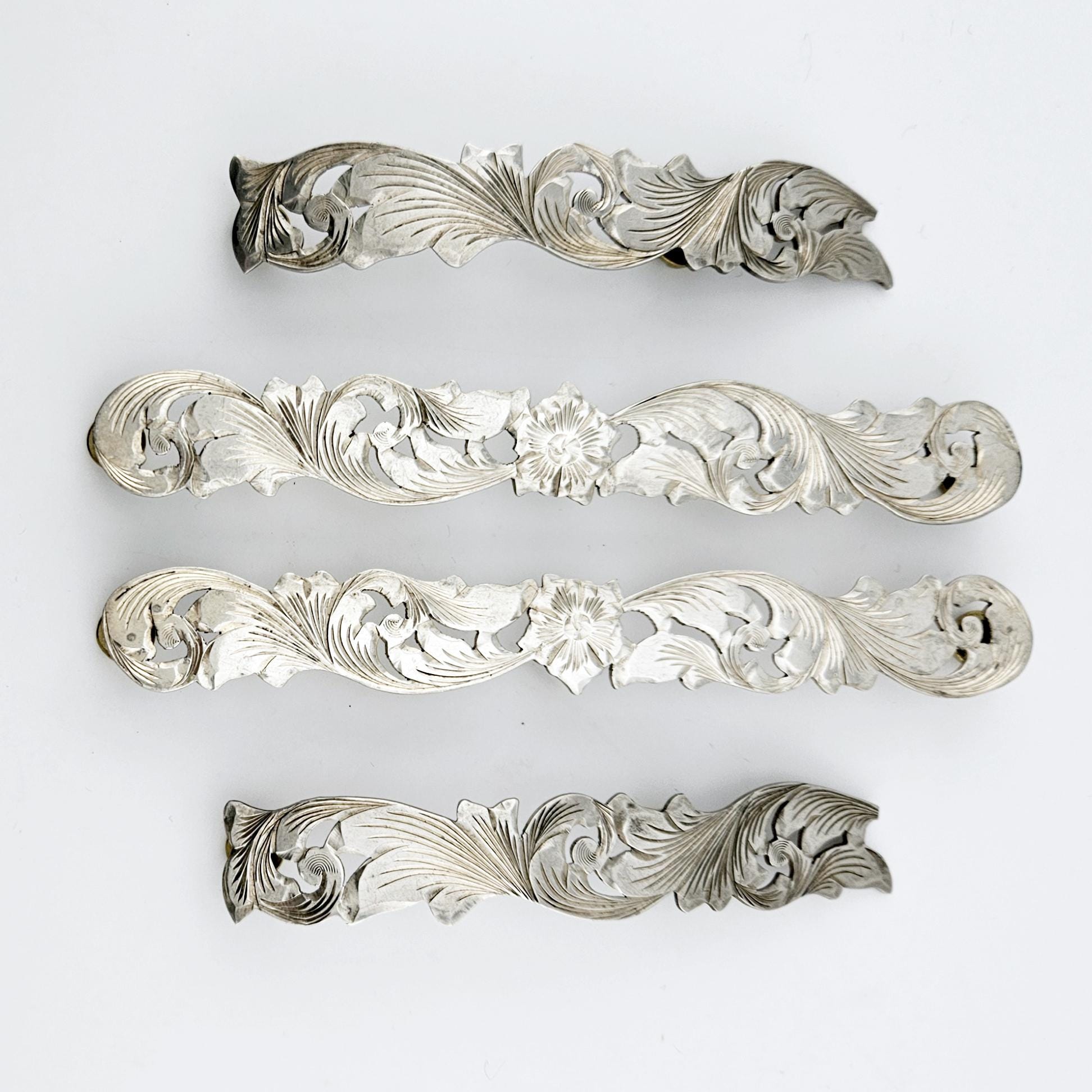 Collier plaque gravée céleste en argent 925 ou plaqué or Collier plaque gravée céleste en argent 925 ou plaqué or