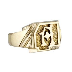 Distinctive A Initial Ring in Solid 10K Gold - Vintage Mens Signet - Size 10