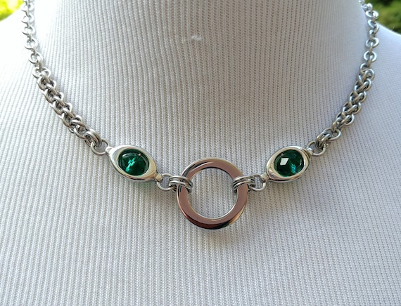 24/7 Wear Discreet Symbolic O Ring Day Collar Necklace, BDSM Submissive Slave Collar, Stainless Steel Chain/Maille Collar Green Glass Beads
