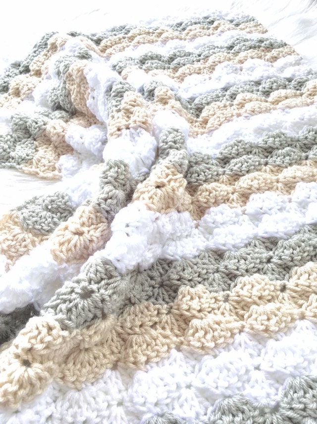 Neutral color crochet baby blanket sale