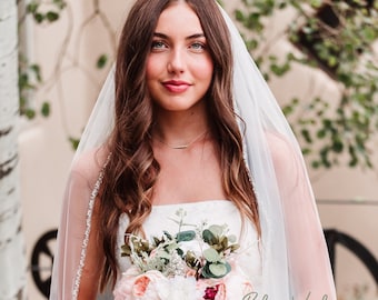 Pearl and Crystal Beaded Wedding Veil with Elegant Sparkle, One Tier Bridal Veil