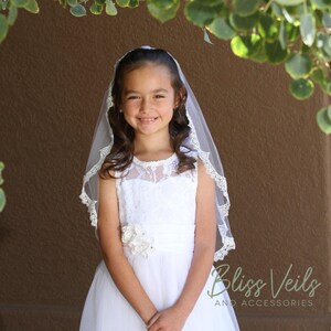 First Communion Veil with Scalloped Lace Edge afbeelding 2