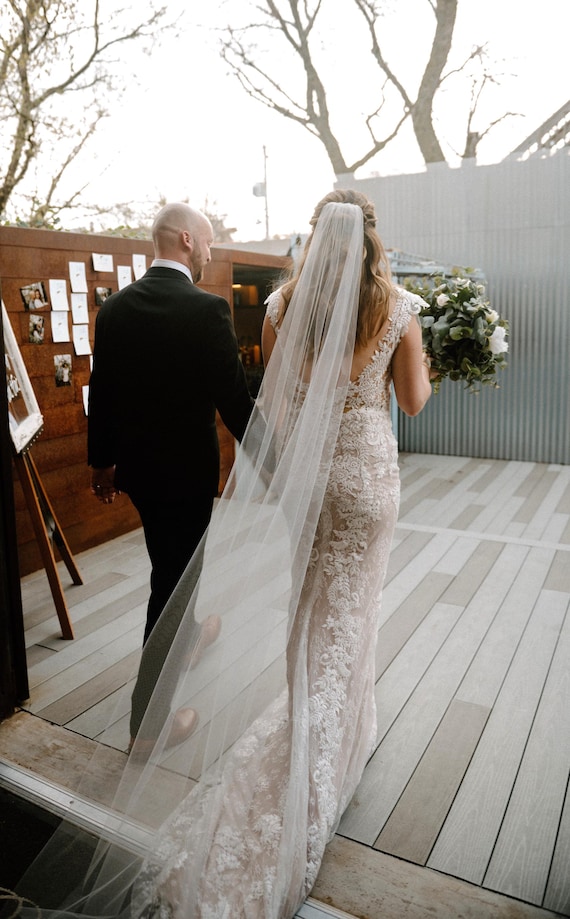 Soft Sheer Wedding Veil, Simple Cut Edge Bridal Veil, Chapel Cathedral Veil, Ivory Blush Champagne, All Lengths