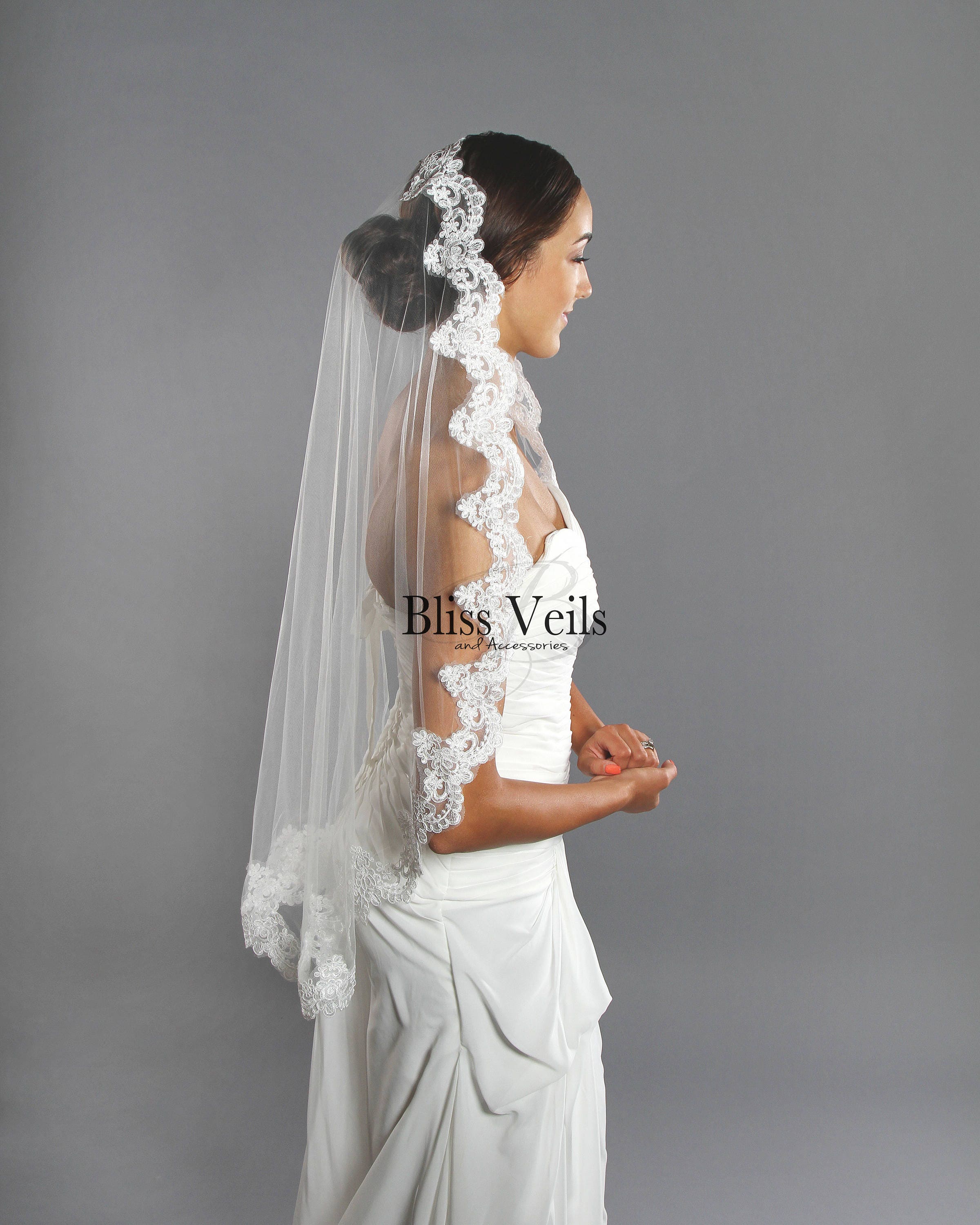 Women Bridal Wedding Veil Fingertip Length Church Mantilla Headpiece with Comb Women Bridal Wedding Veil Fingertip Length Church Mantilla Headpiece with Comb