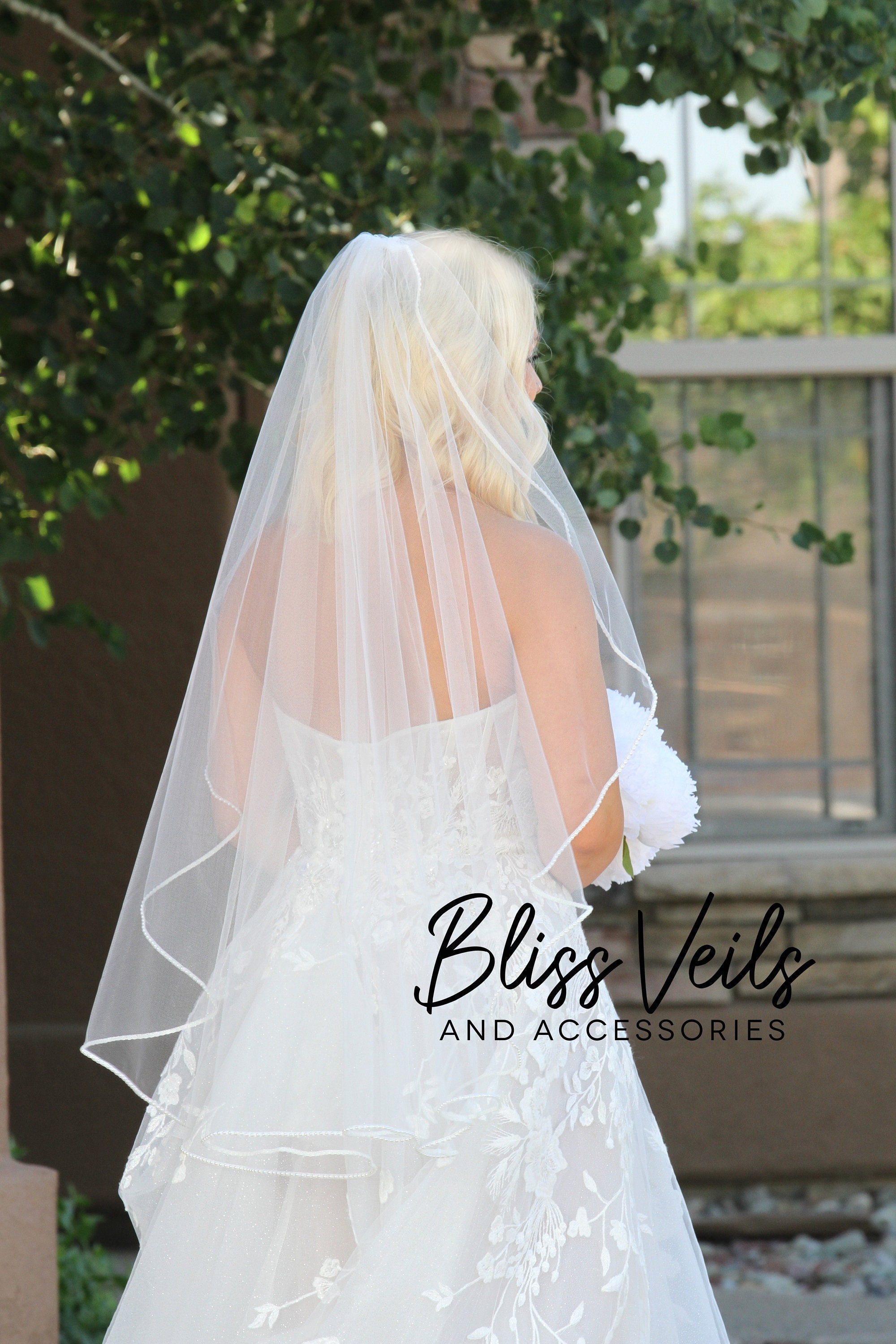 One-tier Faux Pearl Cut Edge Cathedral Bridal Veils (006254004)