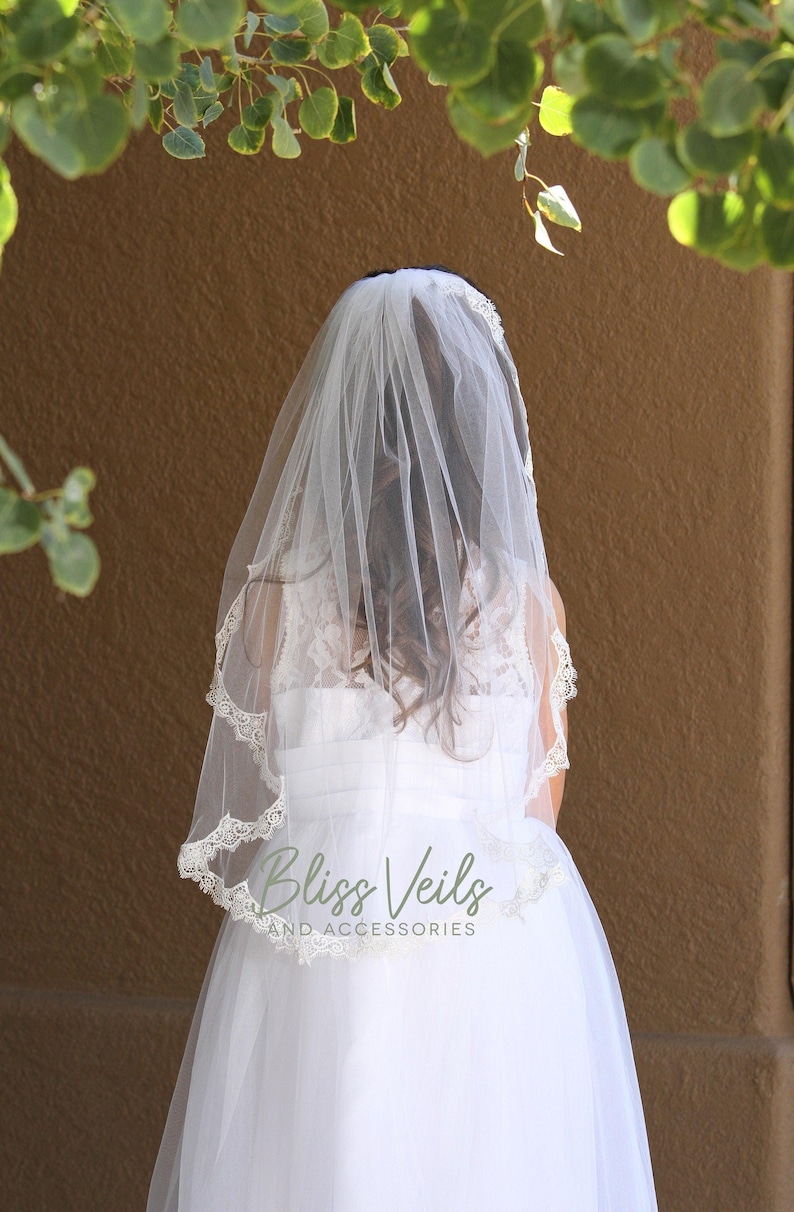 First Communion Veil with Scalloped Lace Edge afbeelding 10