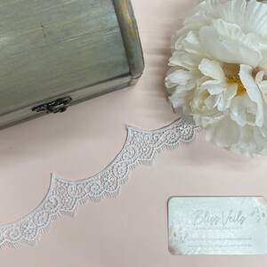 First Communion Veil with Scalloped Lace Edge afbeelding 6