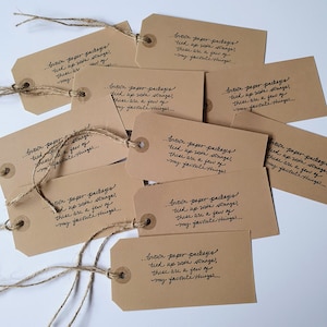 EMBALLAGES EN PAPIER BRUN, étiquettes cadeaux estampées à la main, carte kraft, style étiquette de bagage, mes choses préférées, attachées avec de la ficelle, étiquettes rustiques simples
