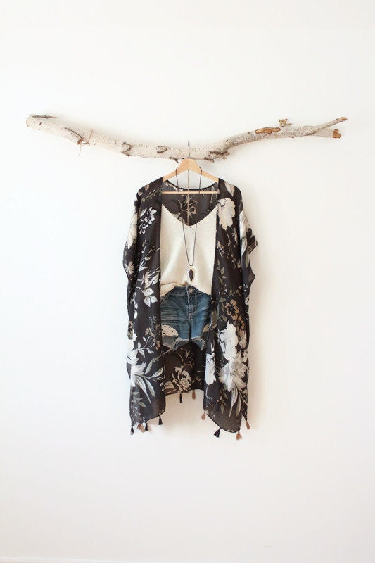 Kimono, FREE BIRD, Robe-Style Bohemian Kimono with Floral Patterns, C…