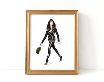 Könnte beinhalten: Eine gerahmte Illustration einer Frau, die einen schwarzen Blazer, einen schwarzen Rock und schwarze Stiefel trägt. Sie trägt eine grüne Tasche und einen weißen Ordner mit dem Wort "Feminist" darauf.