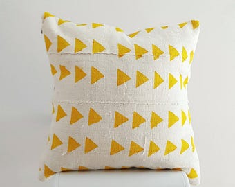 CLEARANCE - Authentic Mudcloth Pillow, Vintage Mali Bogolan, Off-White/Cream, Yellow, Triangles, Geometric - CLEARANCE