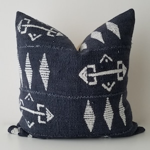 Authentic Mudcloth Pillow, Vintage Mali Bogolan Blue/Black with White/Off-White, Diamonds, Lines, MBBL001