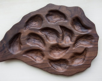 Wooden Oyster Platter in Walnut: Dozen Oysters