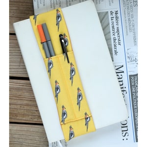 Notebook pen holder - Parrots