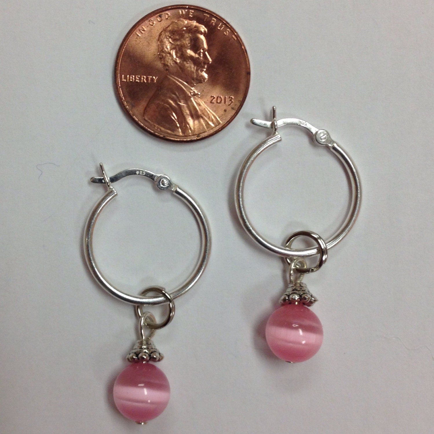 Orecchini a cerchio in argento sterling da 18 mm con 12 paia di pendenti intercambiabili a forma di occhio di gatto e perle - Italia