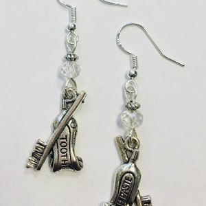 Zahnbürste & Zahnpasta Ohrringe, perfekt für die Mundhygenie oder den Zahnarzt, an Sterling Silber Ohrhaken