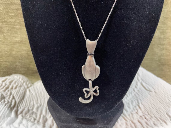 Pewter Tone Cat Necklace, Kitty with Swinging Tail and Bow, Silver Tone Cat Necklace, 16\