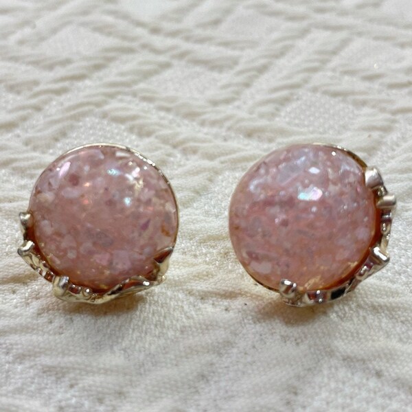 Gold Tone Pink Pearlized Lucite Button Clip On Earrings, Iridescent Stylish Earrings, Not Signed, 3/4” Diameter