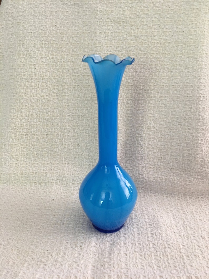 Blue And White Swirl Hand Blown Fluted Bud Vase Art Glass Etsy