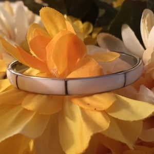 Silver Tone Inlaid Bone Bangle, White Bone Inlay Silver Tone Bangle, Bone Bracelet, Inlay Bone Bracelet, Bone Bangle